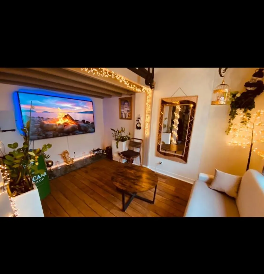 Fahime Apartment Paris