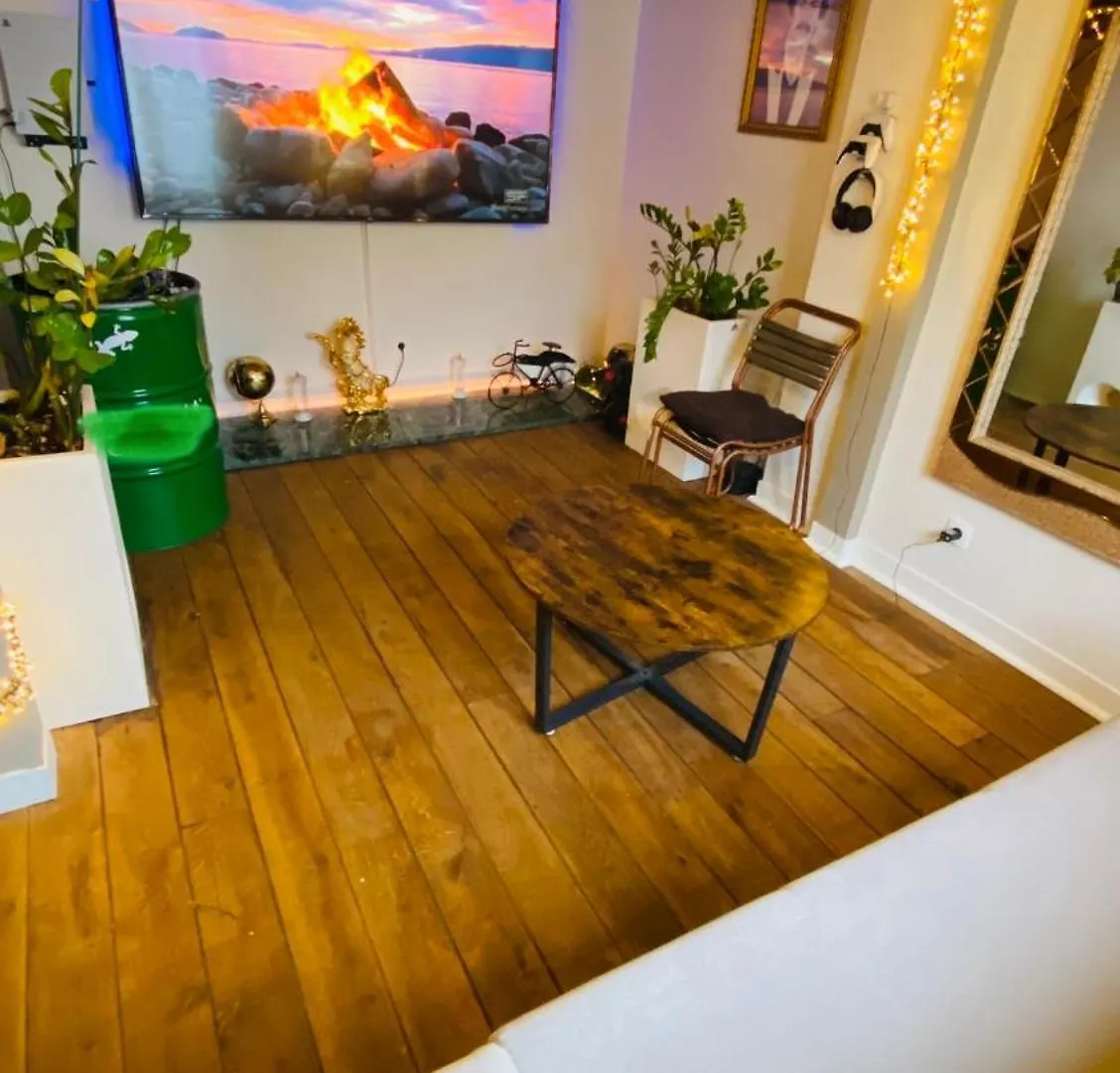 Fahime Apartment Paris France